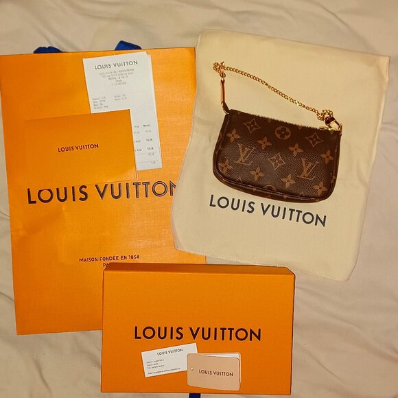 Authentic Louis Vuitton Mini Pochette Accessoires - Picture 2 of 8